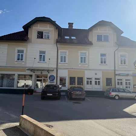 Rustica Apartmens 公寓